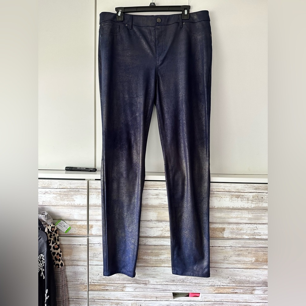 🖤 Chico’s Navy Metallic Coated Slim Pants Size 1.5 US 10/12
